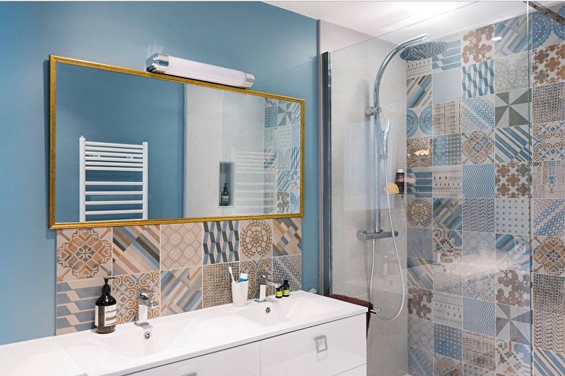 Дизайн маленькой ванной комнаты – отделка стен