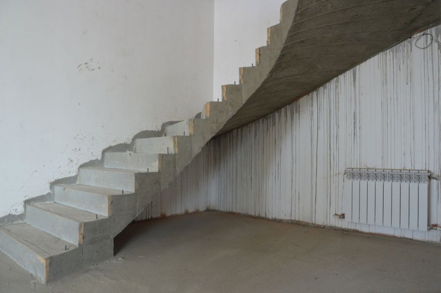 Монолитные лестницы нестандартной формы