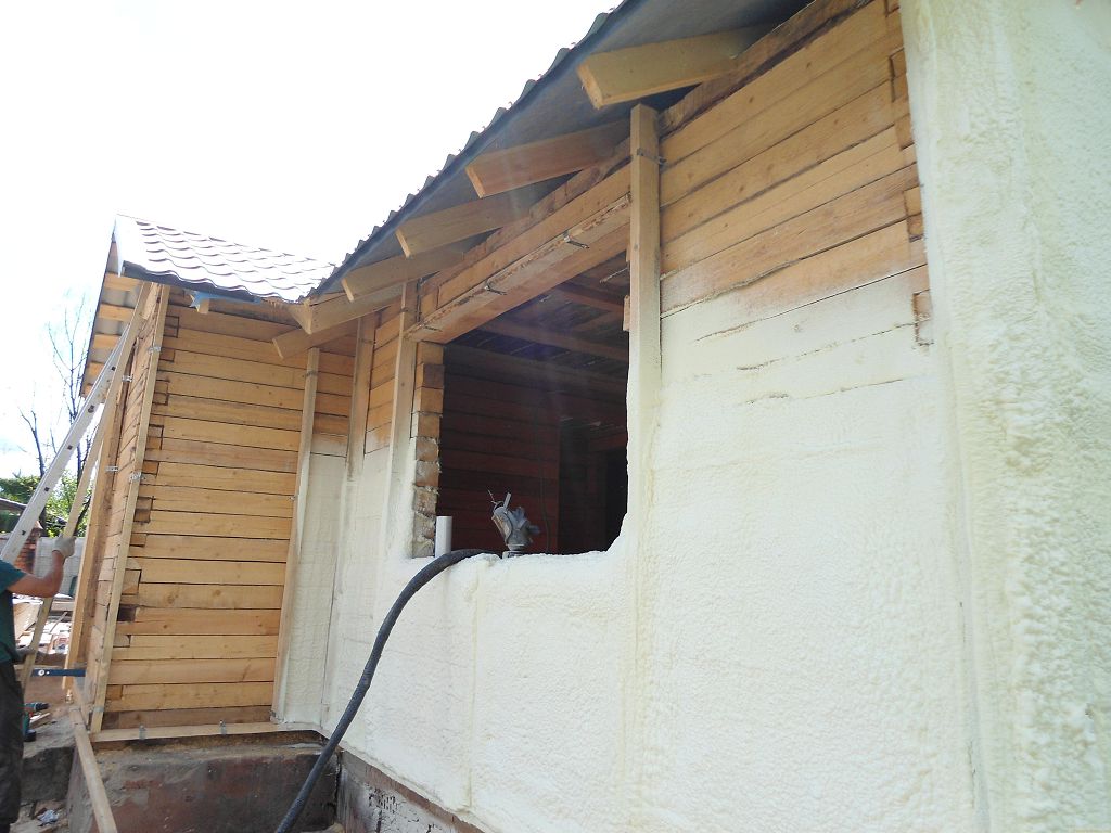 Утепление стен деревянного дома снаружи пенополиуританом