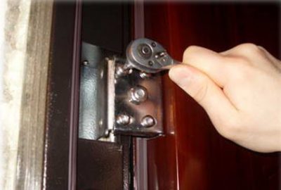 Магнитный уплотнитель для входной двери: особенности изделия
