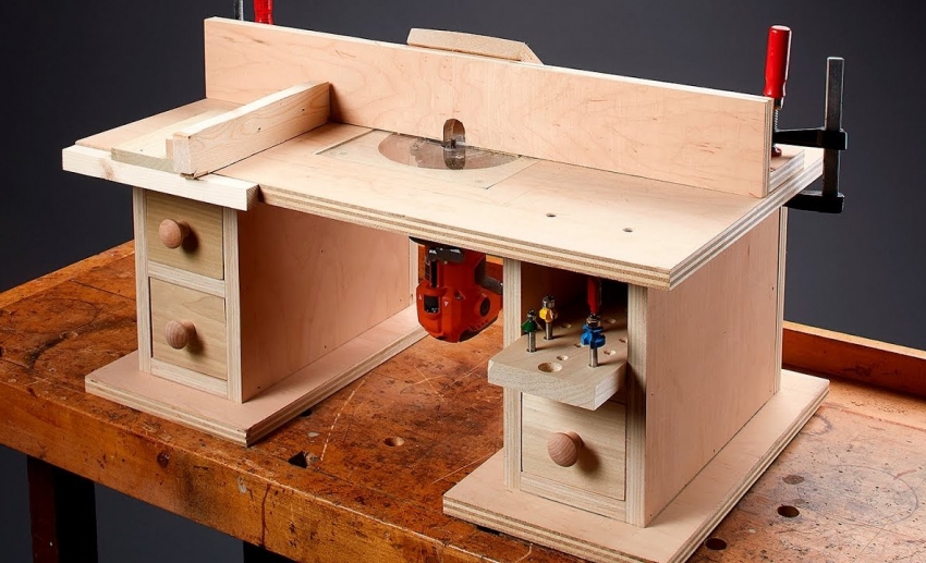 Переносной стол для ручного фрезера позволит обрабатывать небольшие заготовки из дерева