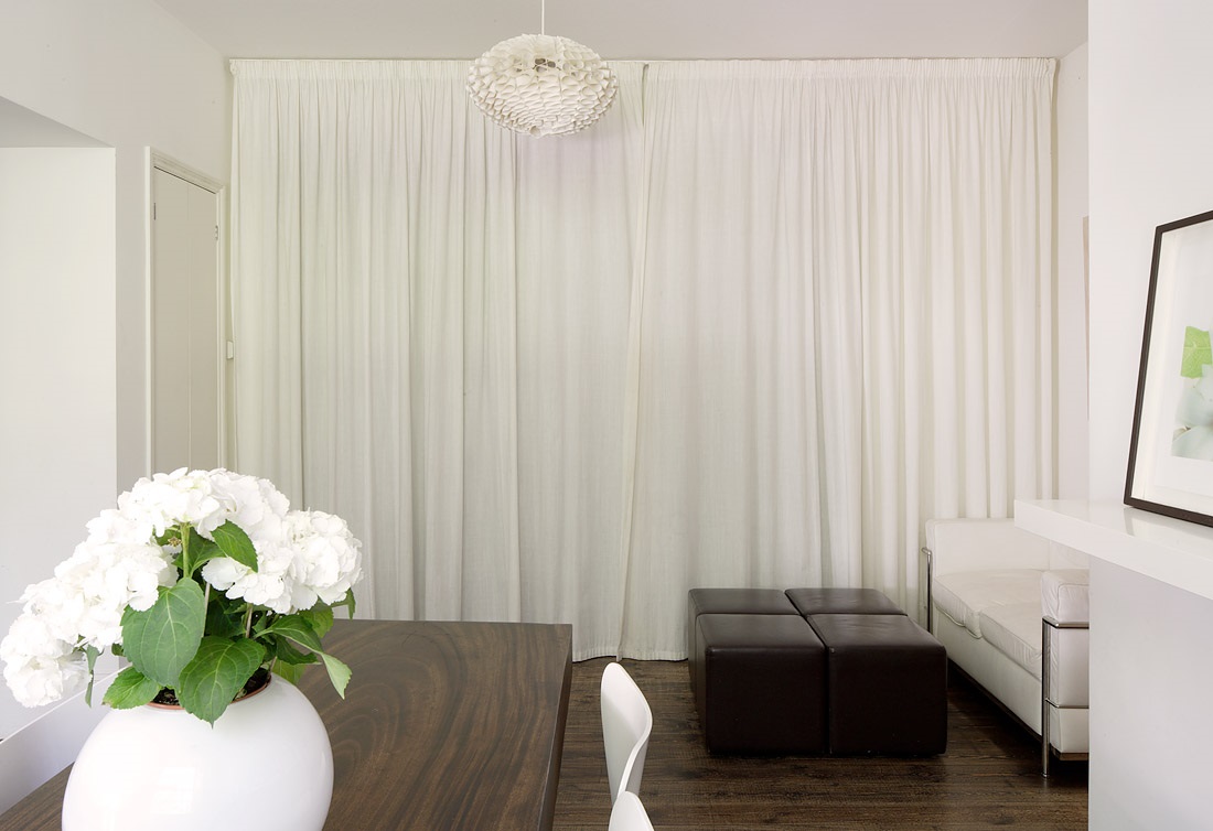 минималистичные белые шторы