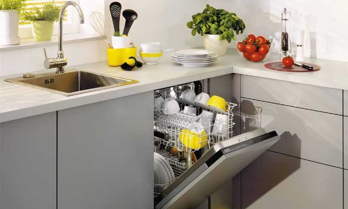 Безупречная Чистота: Как оптимизировать уход за посудой с помощью посудомоечной машины